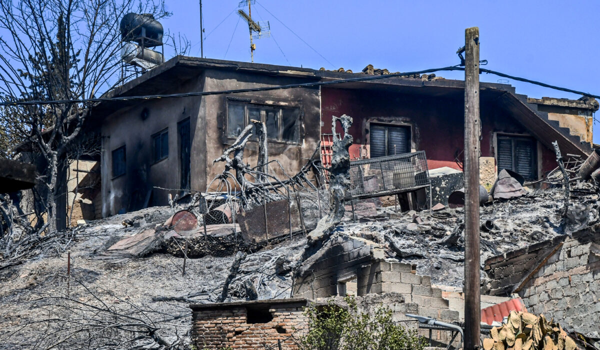 Φωτιά στην Πάτρα: Πόσα σπίτια κάηκαν
