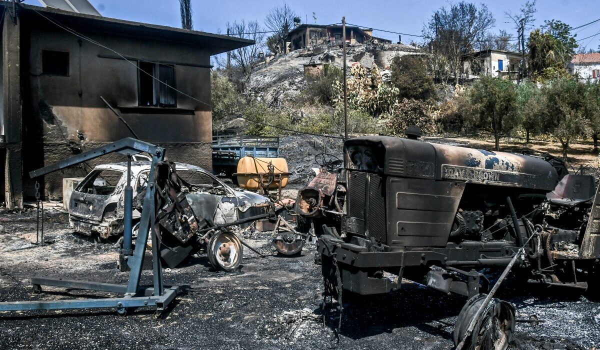 Άξονας πέντε δράσεων για την αποκατάσταση των πληγέντων από τις πυρκαγιές – Οι ανακοινώσεις από τον Θ. Λιβάνιο