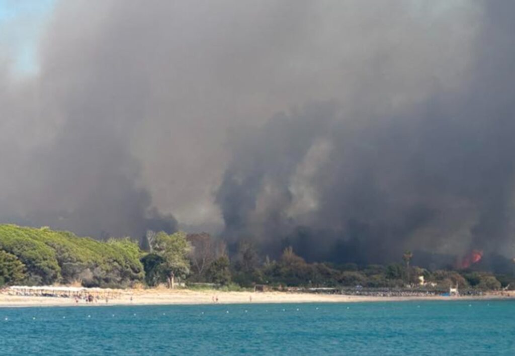 Πρέβεζα: Τρία μέτωπα φωτιάς, αναζωπύρωση στη Βρυσούλα – Μηνύματα από το 112