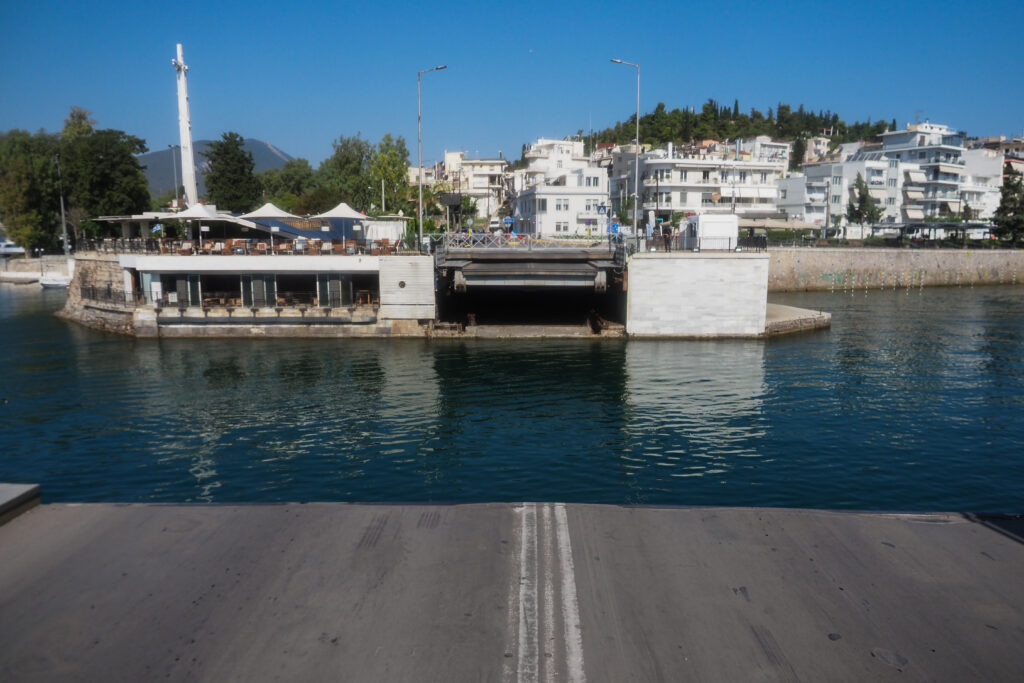 Κλειστή η γέφυρα της Χαλκίδας: Κυκλοφοριακό χάος σε όλη την Εύβοια – Προχωρά η αποκατάσταση