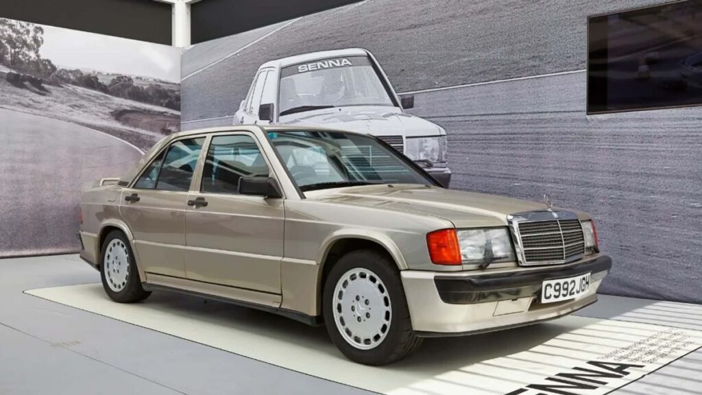 Πωλείται η Mercedes 190 E του Άιρτον Σένα – Πόσο εκτιμάται η αξία της