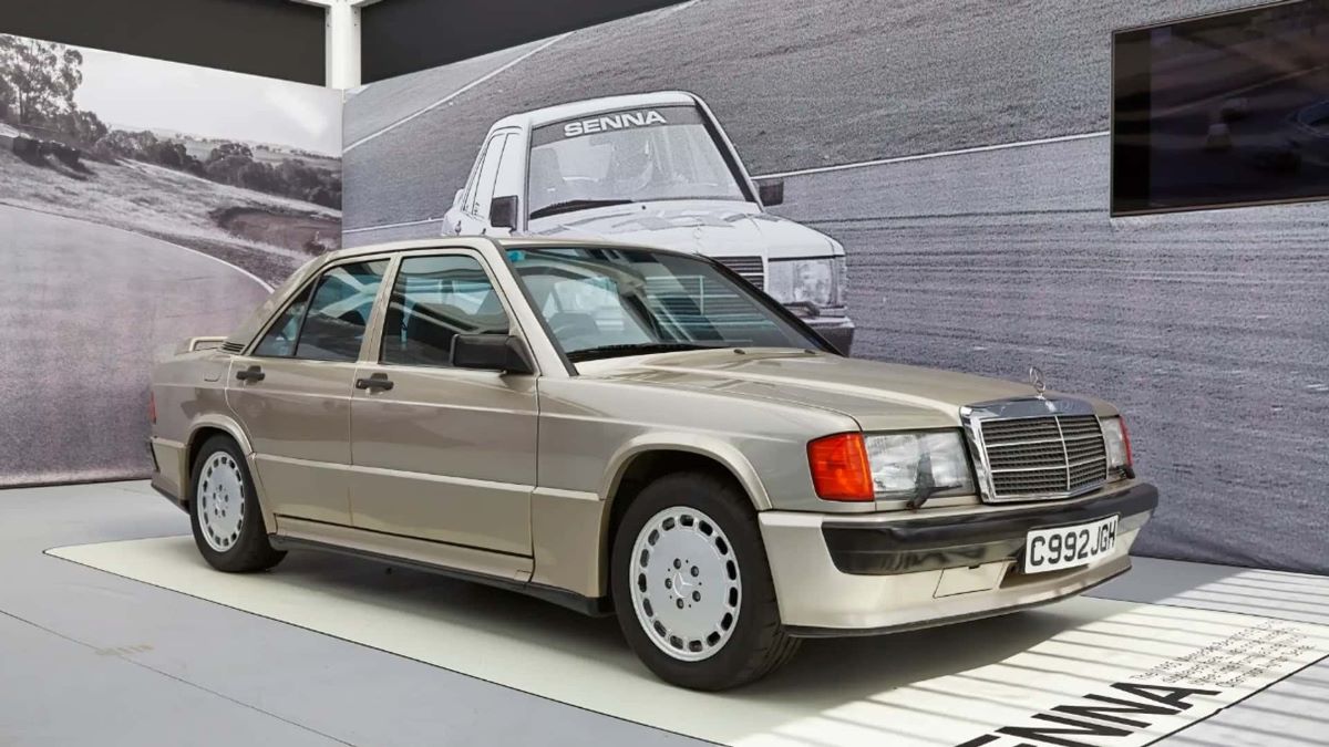 Πωλείται η Mercedes 190 E του Άιρτον Σένα – Πόσο εκτιμάται η αξία της