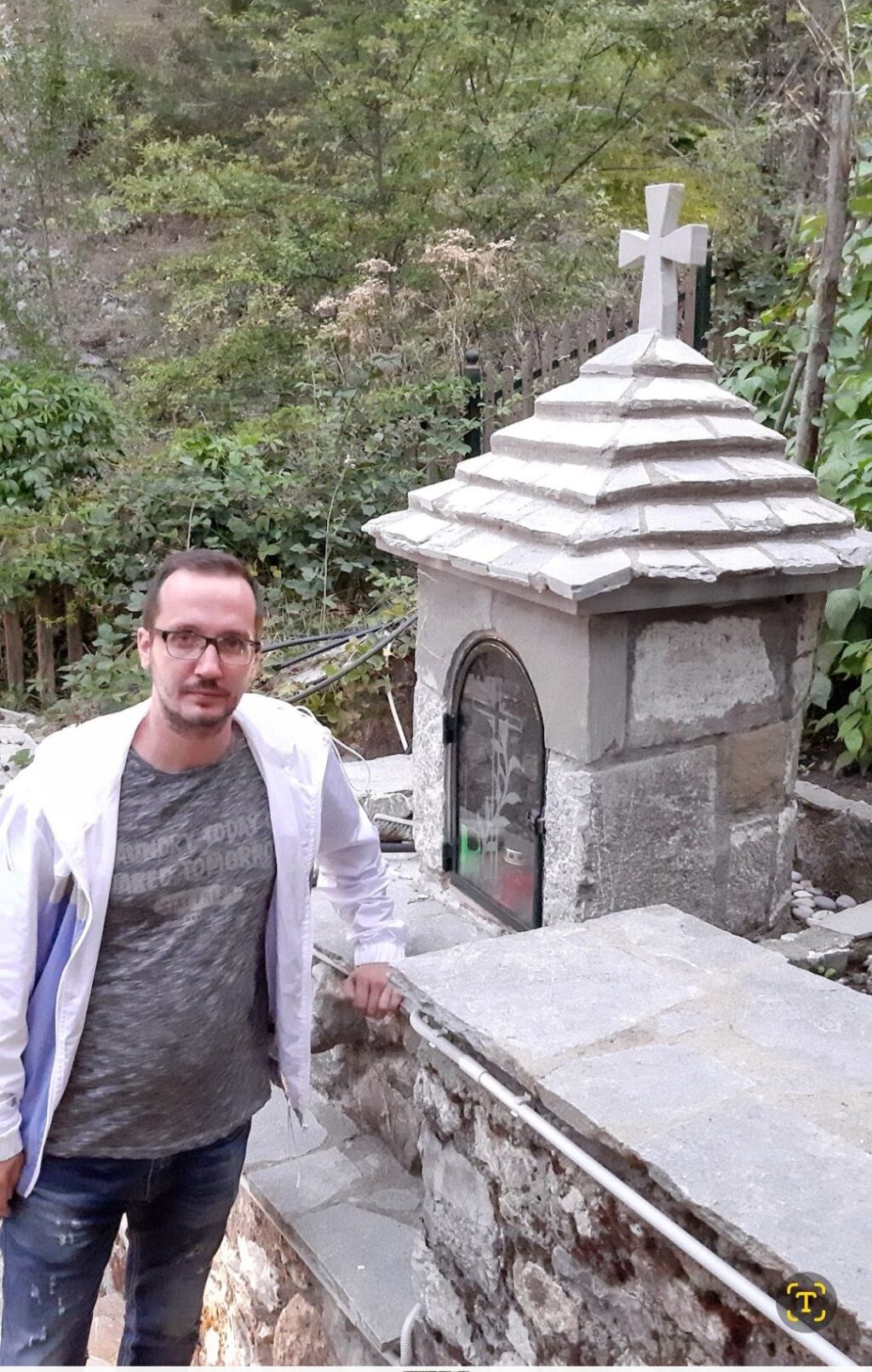 Βασίλης Καλογήρου: «Λένε ψέματα» – Νέα τροπή στο θρίλερ του θανάτου του