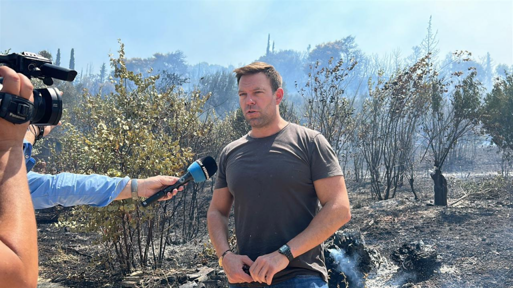 Στις πυρόπληκτες περιοχές της Αχαΐας ο Στ. Κασσελάκης