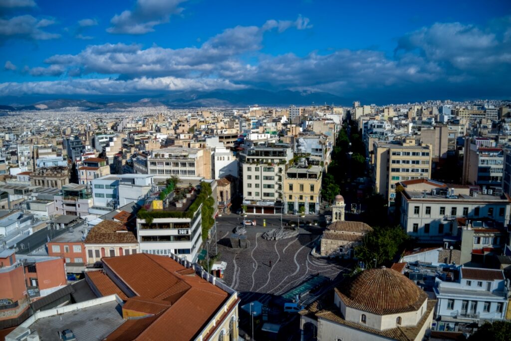Η επέλαση της Κίνας στην Αθήνα – Χιλιάδες διαμερίσματα και επιχειρήσεις στα χέρια Κινέζων