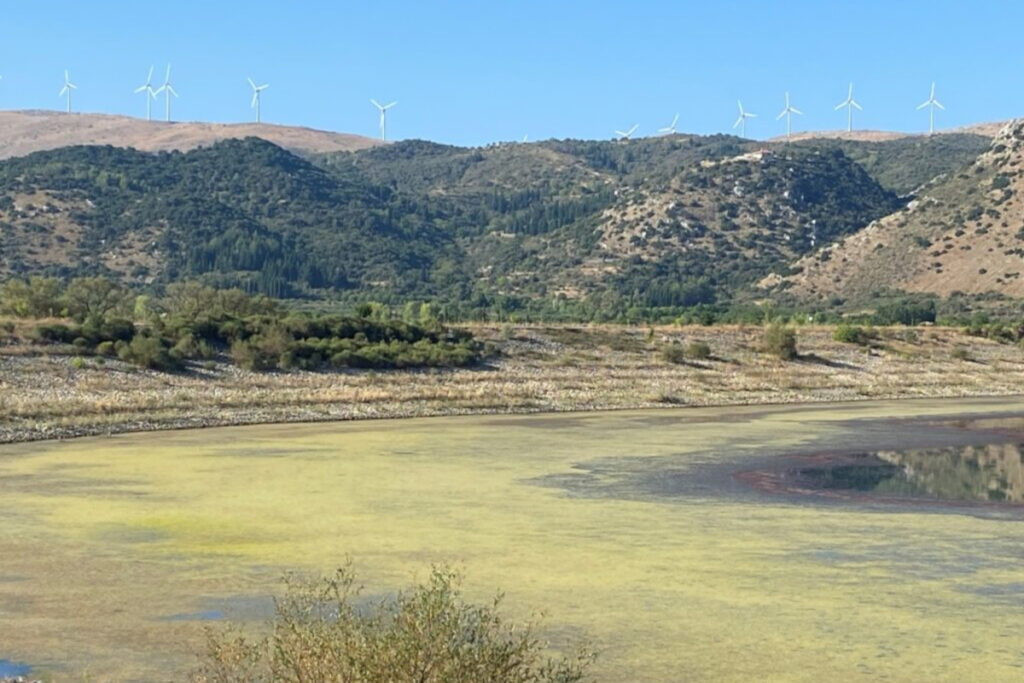 Απογοητευτικές εικόνες από τη λειψυδρία στη λίμνη Τάκα της Αρκαδίας