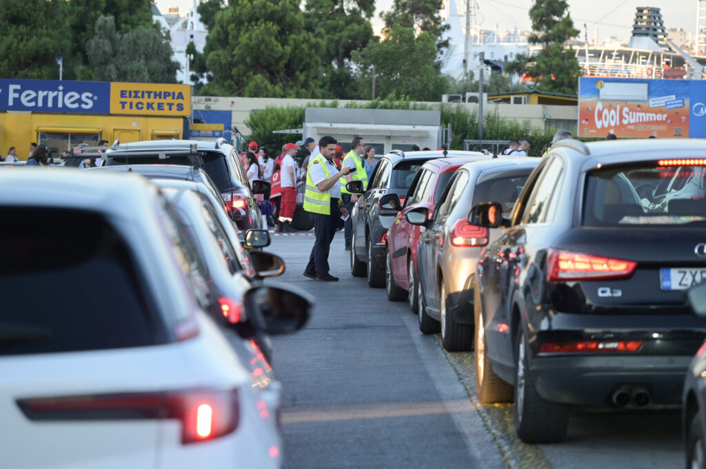 Σκυτάλη στους νέους αδειούχους – Μεγάλο κύμα επιστροφής στην Αττική