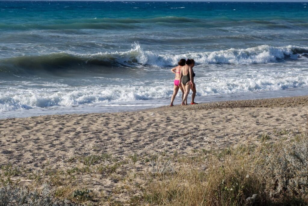 Αλλάζει πάλι ο καιρός – Δύσκολες θάλασσες για μέρες