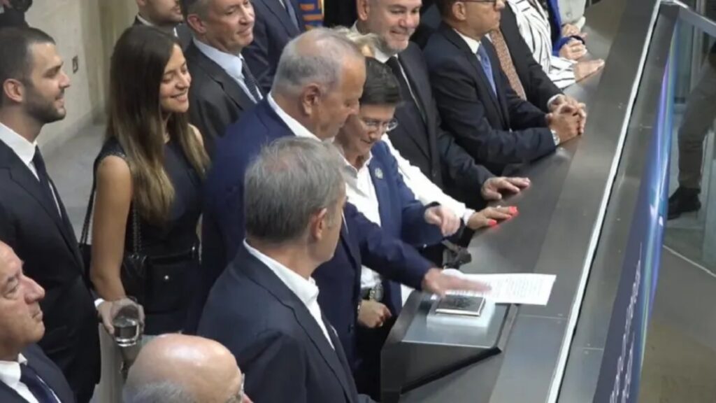 Μεγάλη ημέρα για τη Metlen: Ιστορική πρεμιέρα στο LSE – Ο Μυτιληναίος πάτησε το κουμπί της έναρξης