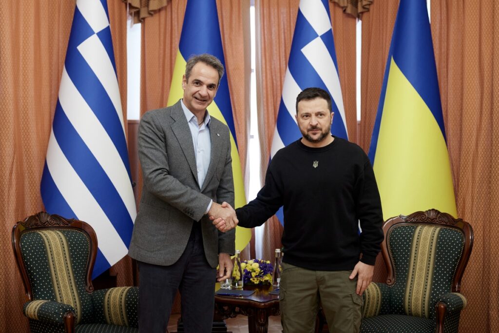 Τώρα που «η σωστή πλευρά της ιστορίας» αλλάζει ρότα η Ελλάδα βγαίνει παντού χαμένη