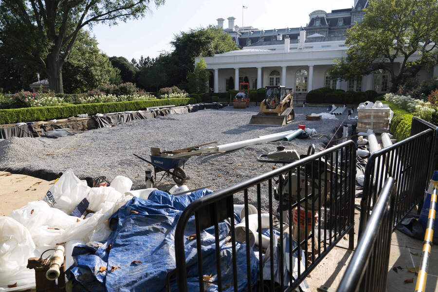 Ο Τραμπ τσιμέντωσε τον ιστορικό Rose Garden - «Σαν τριάστερο ξενοδοχείο»