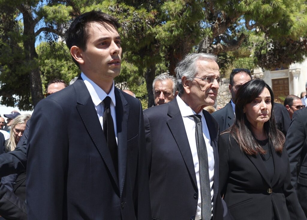 Ο επικήδειος του Αντώνη Σαμαρά για την κόρη του Λένα: «Τι να πει ένας πατέρας που χάνει το παιδί του» (βίντεο)