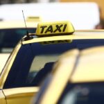 Ηράκλειο: Οδηγός ταξί κατέβασε μητέρα με τρία παιδιά από το όχημα για να πάρει… τουρίστες