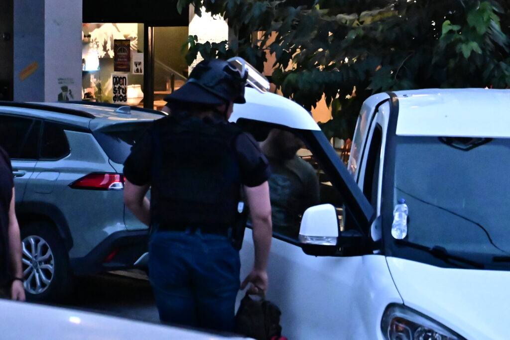 Συναγερμός για ύποπτο μηχανάκι στη Χαριλάου Τρικούπη – Κοντά στα γραφεία του ΠΑΣΟΚ