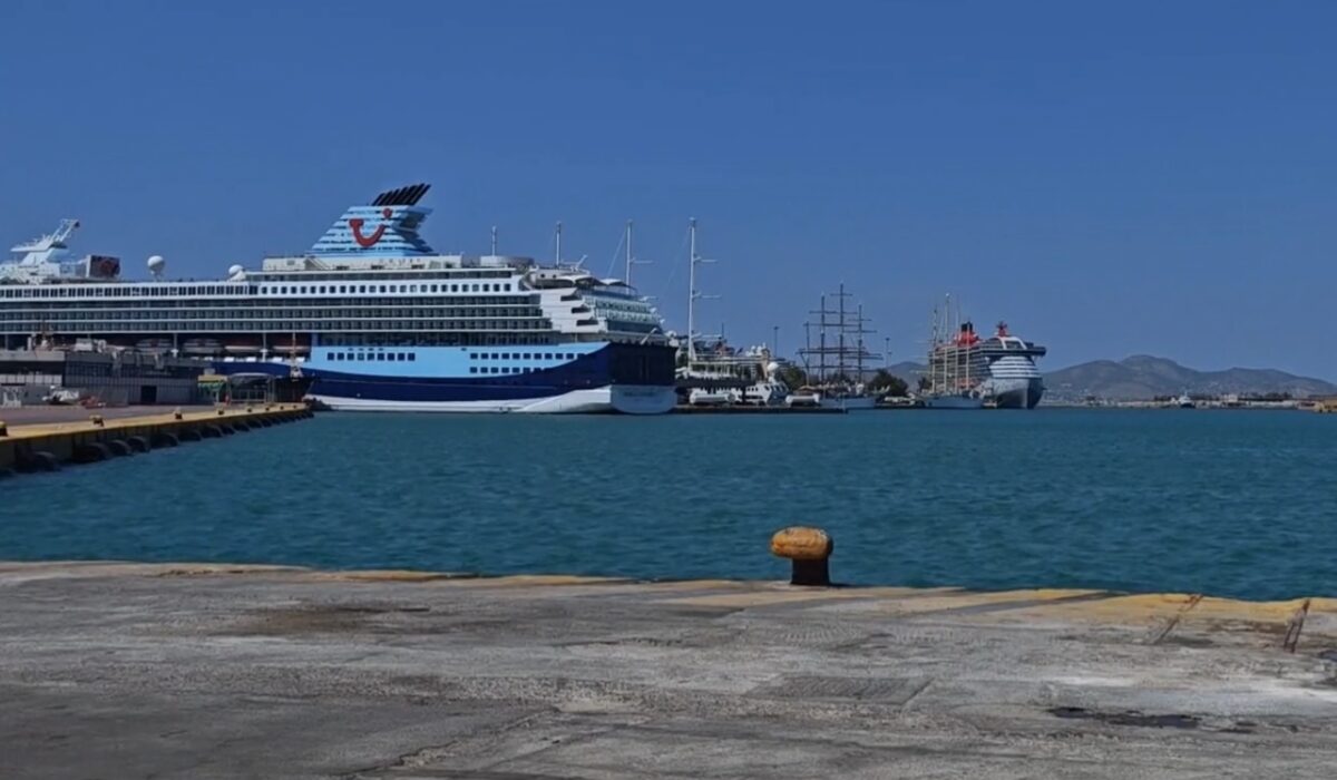 Μυστήριο με τη σορό ηλικιωμένου άνδρα στο λιμάνι του Πειραιά – Βίντεο από το σημείο