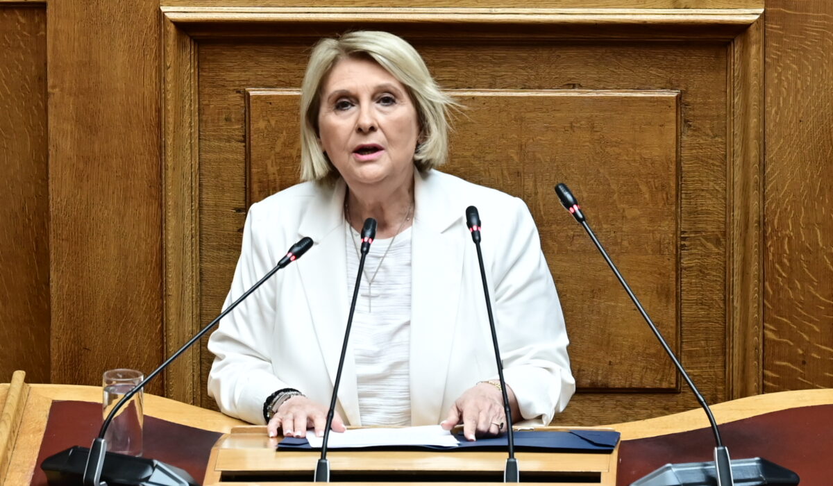 Δηλώσεις της… πυρκαγιάς από τη Σοφία Βούλτεψη: «Πυροσβέστες έχουμε, δεν έχουμε εθελοντές»
