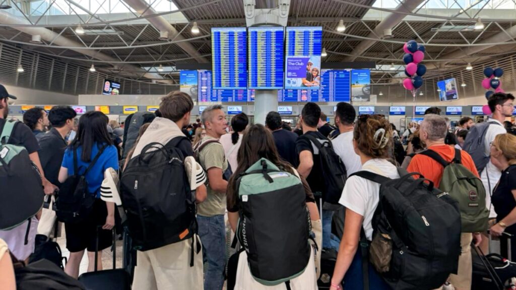 Χάος στο «Ελευθέριος Βενιζέλος»: Συνεχίζονται οι καθυστερήσεις σε πτήσεις - Έως και 2 ώρες η αναμονή