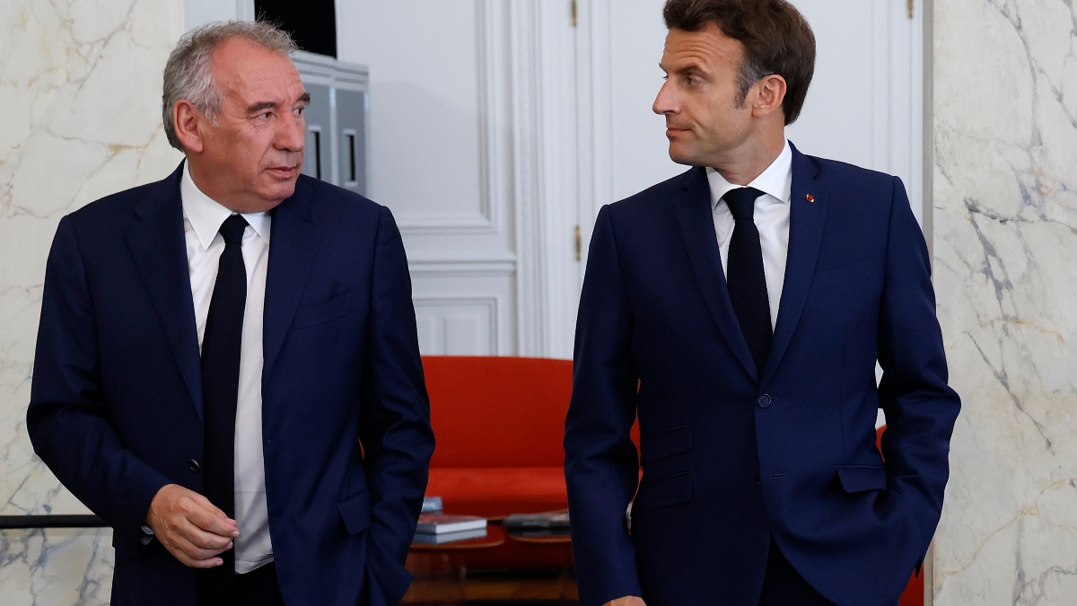 Ζητείται πρωθυπουργός στη Γαλλία - Τα 2 ονόματα που «παίζουν», γνώριμος στην Ελλάδα ο ένας
