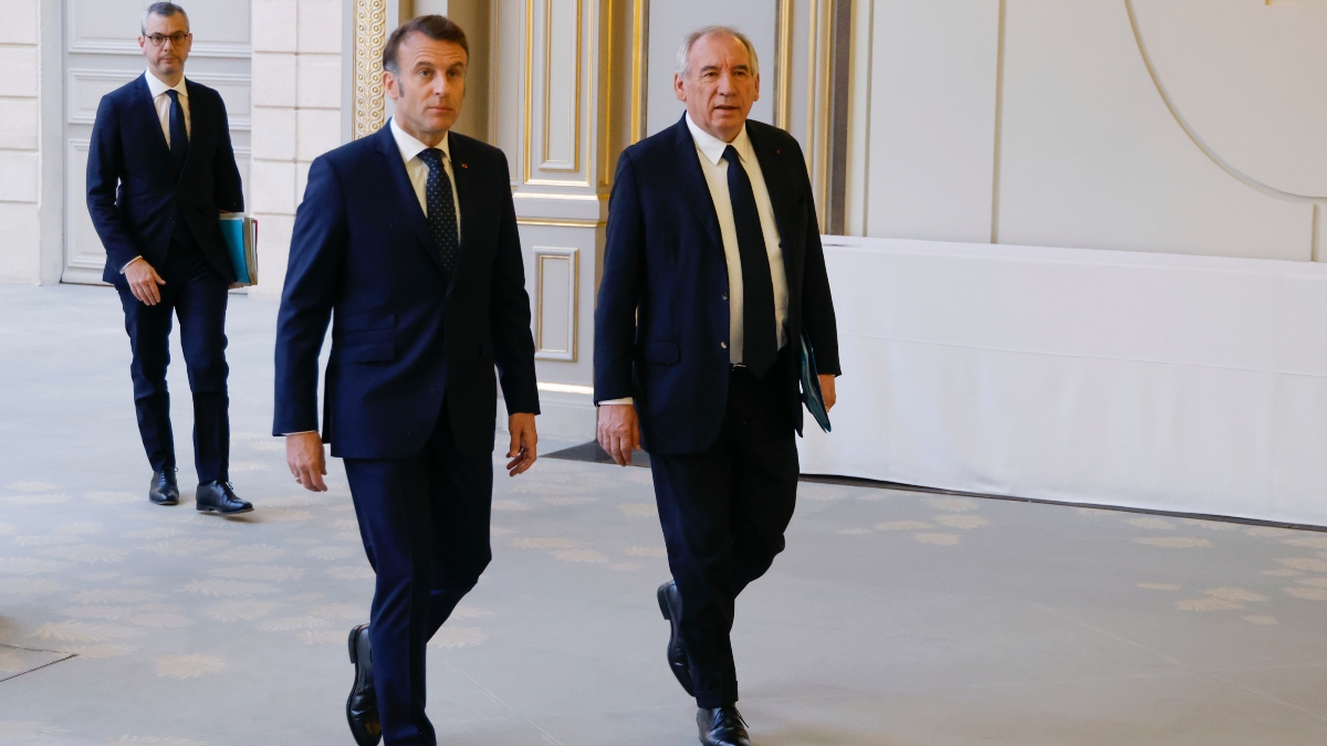 Η Γαλλία χωρίς κυβέρνηση: Στο Ελιζέ σε λίγη ώρα ο Μπαϊρού - Τα 4 σενάρια που εξετάζει ο Μακρόν