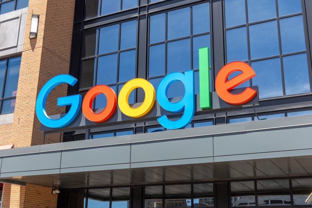 Πρόστιμο «μαμούθ» στην Google από την Κομισιόν – Ούτε οι απειλές Τραμπ δεν γλίτωσαν τον τεχνολογικό γίγαντα