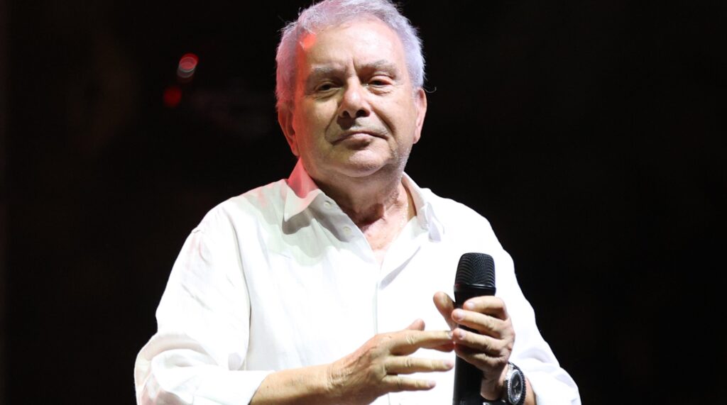 Μανώλης Μητσιάς