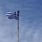 Ο Εισαγγελέας Εφετών Αιγαίου ύψωσε την ελληνική σημαία στην Ερμούπολη