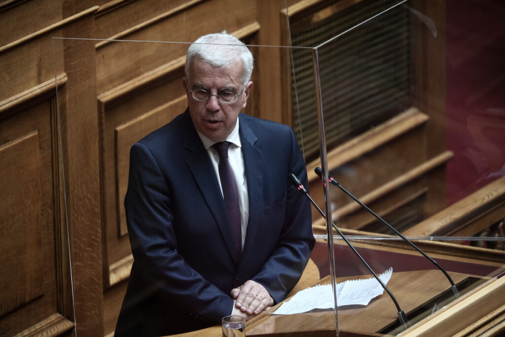 Νέο «γαλάζιο» χτύπημα στην κυβέρνηση: Ο Σιμόπουλος ζητά απόσυρση διάταξης για τη ΔΕΘ