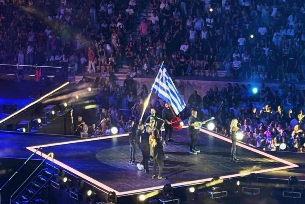 Η Άννα Βίσση και 60.000 θεατές αποθέωσαν την Εθνική Ελλάδος στο Καλλιμάρμαρο: «Απογειώθηκε η ομάδα» – Βίντεο
