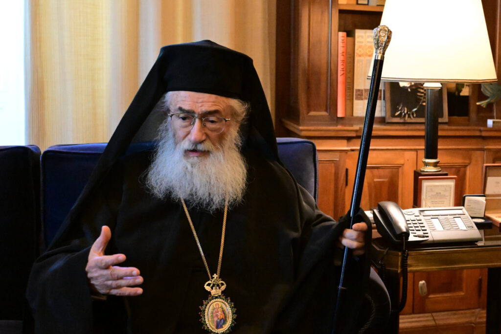 Παύεται από Αρχιεπίσκοπος της Μονής Σινά ο Δαμιανός