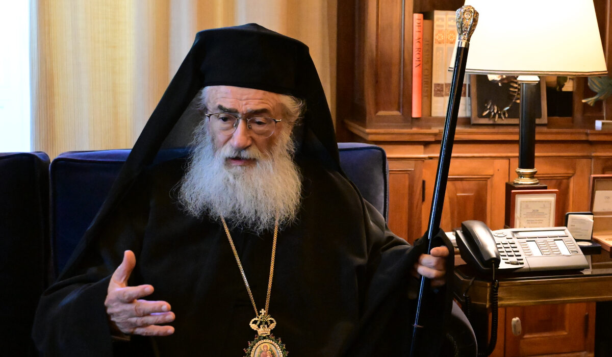 Παύεται από Αρχιεπίσκοπος της Μονής Σινά ο Δαμιανός