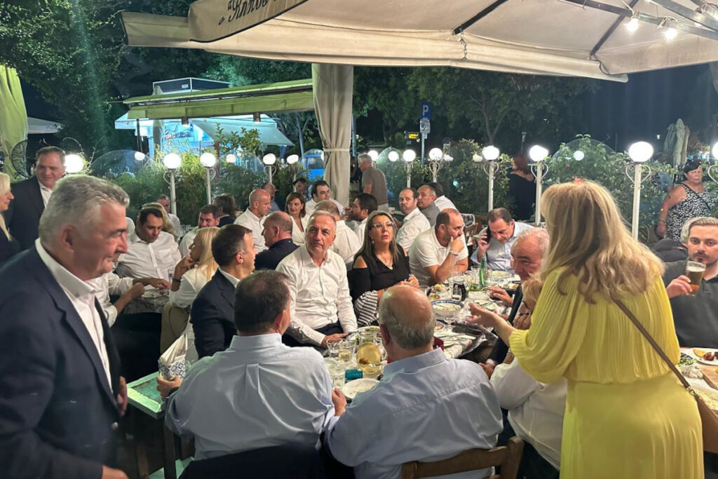 Ο «Πιερ» και το οικονομικό επιτελείο με 35 βουλευτές στη Θεσσαλονίκη (Εικόνες)