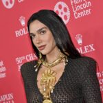 Dua Lipa: Απέλυσε τον μάνατζέρ της που ζήτησε αποκλεισμό των Kneecap από το φεστιβάλ Glastonbury