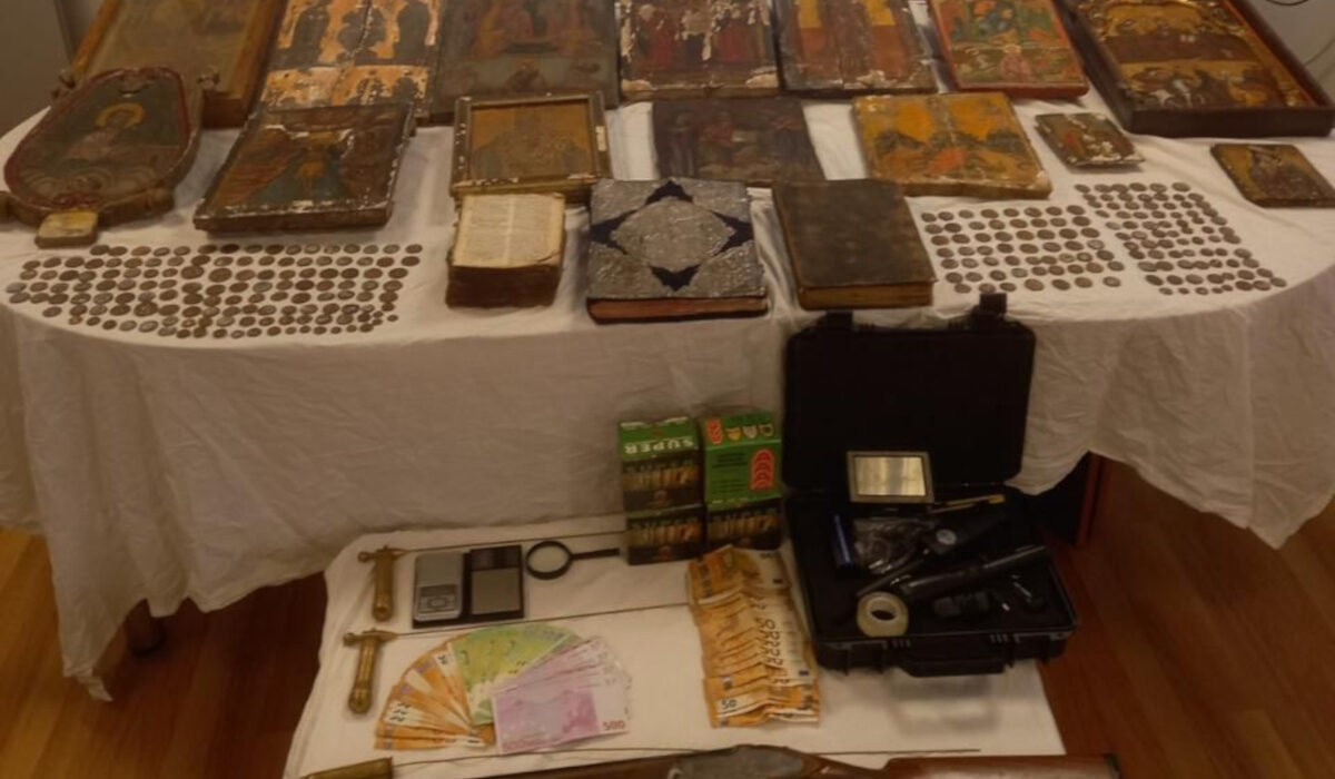 Μέγα Σπήλαιο: Αυτές είναι οι εικόνες που θα πουλούσε ο ηγούμενος της Μονής