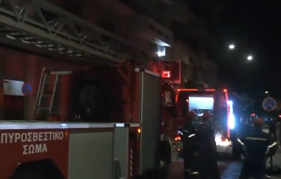 Φωτιά σε ξενοδοχείο στο κέντρο της Αθήνας