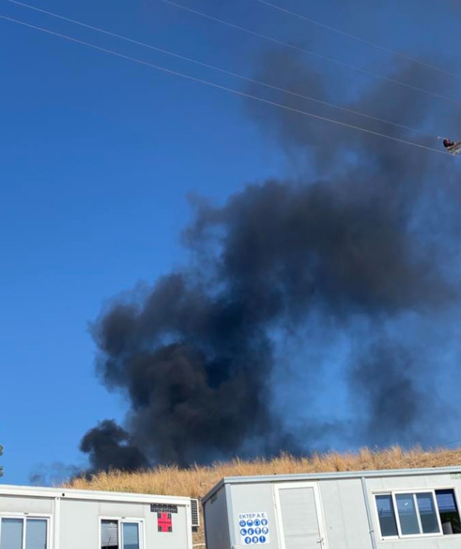 Φωτιά τώρα στην Παλλήνη - Καίγεται το Μουσικό σχολείο