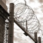 Εξέγερση στις φυλακές Κασσαβέτειας – Σπασμένα τζάμια, φωτιές σε κελιά και επίθεση σε φρουρούς