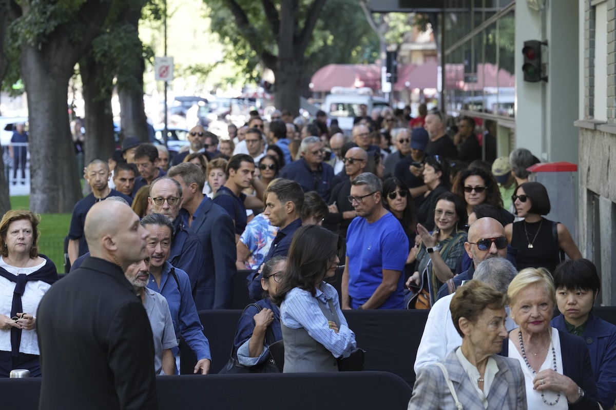 Τζιόρτζιο Αρμάνι Λαϊκό Προσκύνημα