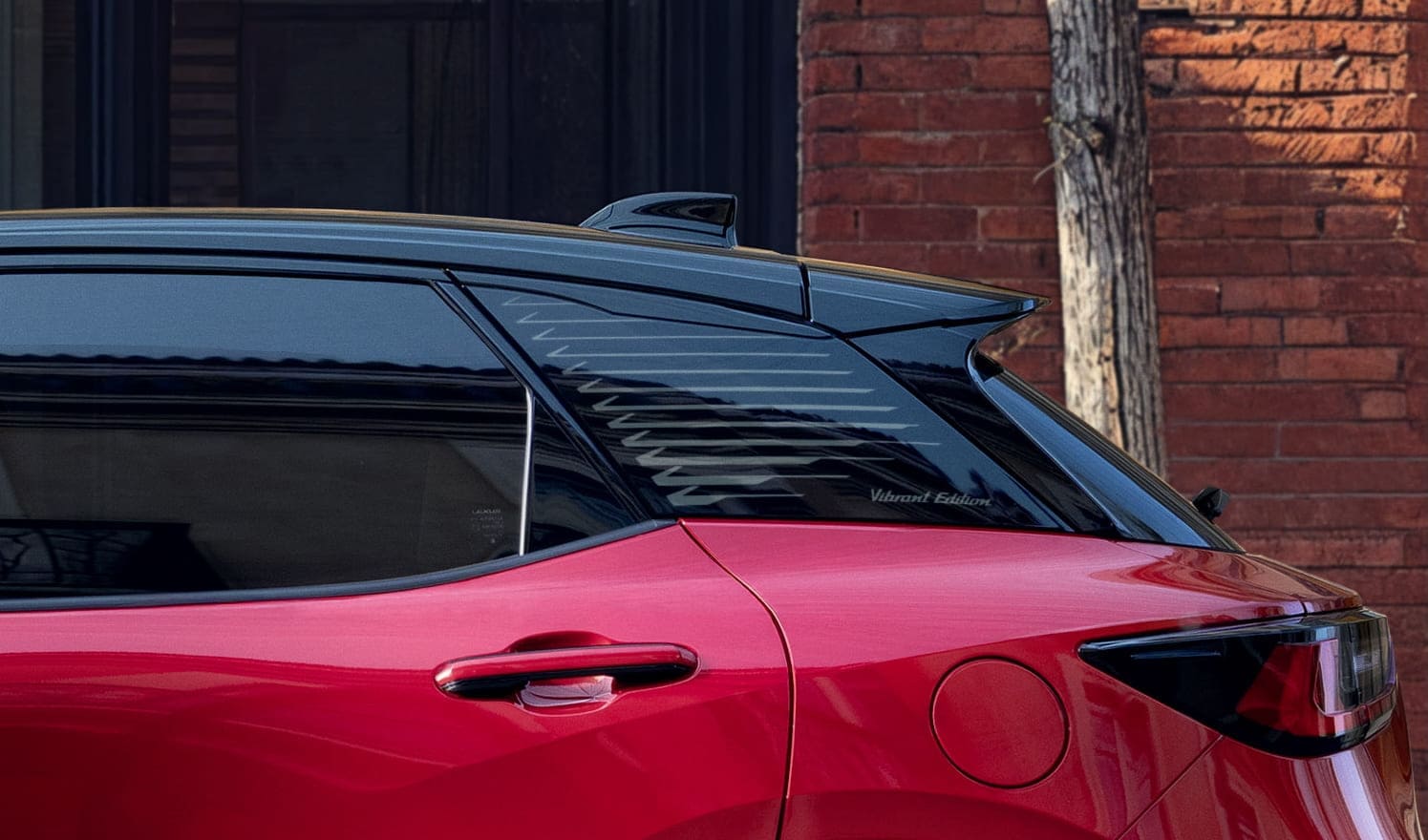 Lexus LBX Vibrant Edition - &Pi;&epsilon;&rho;&iota;&sigma;&sigma;ό&tau;&epsilon;&rho;&epsilon;&sigmaf; &epsilon;&pi;&iota;&lambda;&omicron;&gamma;έ&sigmaf; &kappa;&alpha;&iota; &kappa;&omicron;&mu;&psi;ό&tau;&epsilon;&rho;&omicron; &sigma;&tau;&upsilon;&lambda;