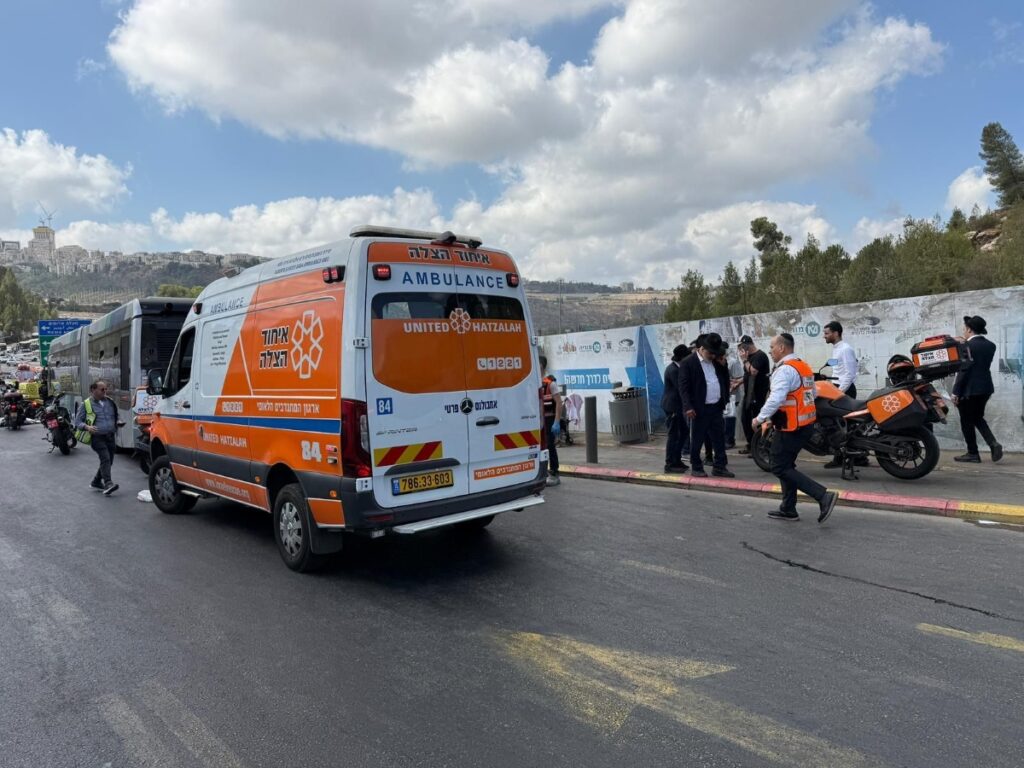 Ισραήλ: 4 νεκροί από την ένοπλη επίθεση σε λεωφορείο – Ετοιμάζεται για εισβολή στη Δυτική Όχθη ο ισραηλινός στρατός