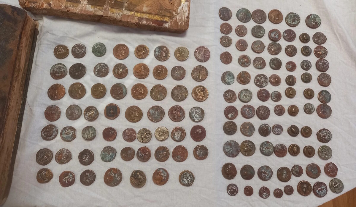 Καλάβρυτα Εικόνες Αρχαιοκαπηλία