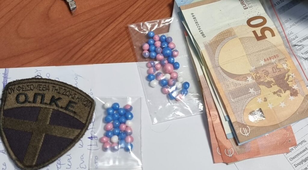 Μοναστηράκι: Καταδίωξη από την ΟΠΚΕ για ντίλερ με «καραμέλες» κοκαΐνης