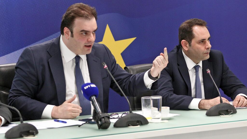 Κυριάκος Πιερρακάκης Θάνος Πετραλιάς