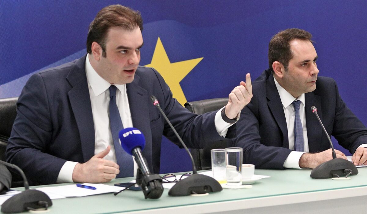 Κυριάκος Πιερρακάκης Θάνος Πετραλιάς