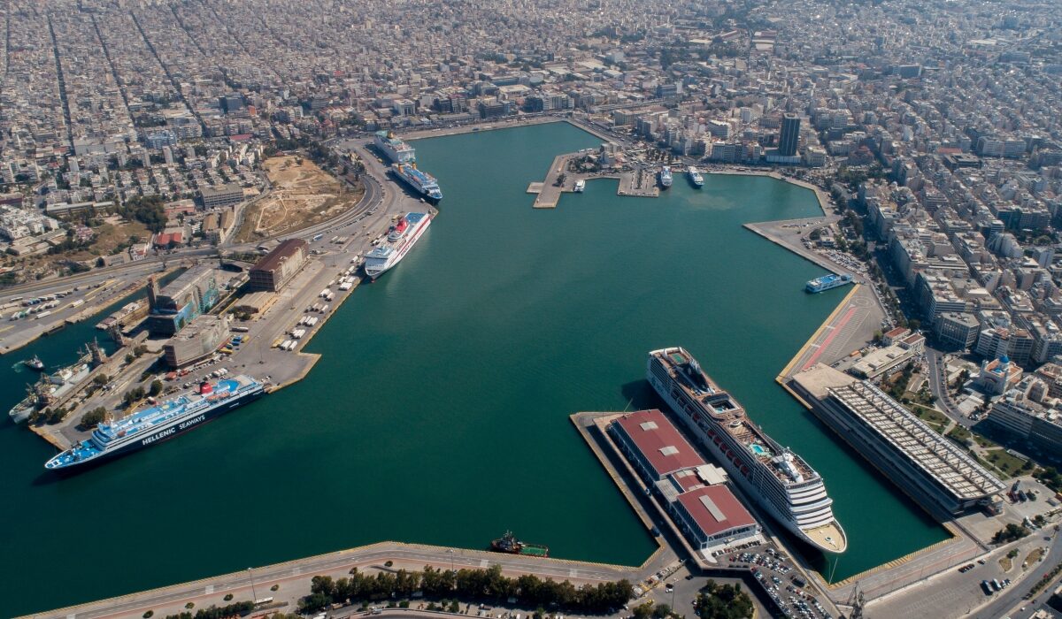 Κρουαζιερόπλοιο προσέκρουσε στο λιμάνι του Πειραιά – Δημιουργήθηκε ρήγμα δέκα μέτρων