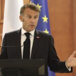 Politico: «Γαλλία, η χειρότερη κρίση μετά το 1968» - Ψίθυροι για παραίτηση Μακρόν