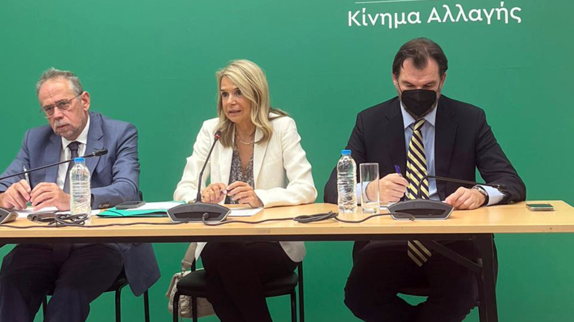 Μια νέα πρόταση για την προστασία των δανειοληπτών από το ΠΑΣΟΚ.