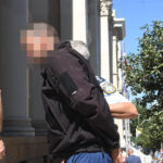 Μεταγωγή του 46χρονου οδηγού μηχανής που προκάλεσε το τροχαίο δυστύχημα με τον θάνατο γιαγιάς και τον τραυματισμό εγγονής στην Πάτρα
