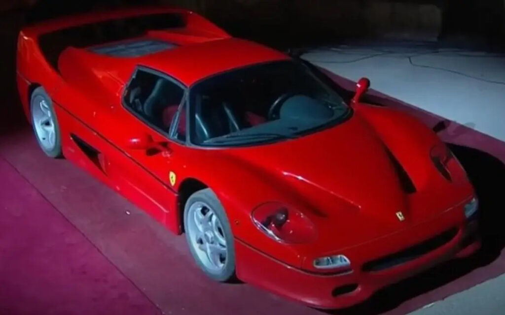 Μια Ferrari από την συλλογή πολυτελών αυτοκινήτων του Μπασάρ Αλ Άσαντ στη Συρία