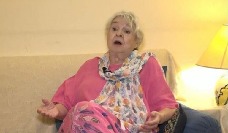 &Gamma;&iota;ά&nu;&nu;&alpha; &Sigma;&tau;&alpha;&upsilon;&rho;ά&kappa;&eta;: &laquo;&Omicron; &gamma;&iota;&omicron;&sigmaf; &mu;&omicron;&upsilon; &epsilon;ί&nu;&alpha;&iota; &iota;&epsilon;&rho;&omicron;&mu;ό&nu;&alpha;&chi;&omicron;&sigmaf;, 30 &chi;&rho;ό&nu;&iota;&alpha; &sigma;&tau;&omicron; Ά&gamma;&iota;&omicron; Ό&rho;&omicron;&sigmaf; &kappa;&alpha;&iota; &tau;ώ&rho;&alpha; &sigma;&tau;&eta; &Nu;ά&xi;&omicron;&raquo;