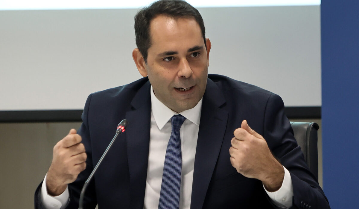 Θάνος Πετραλιάς